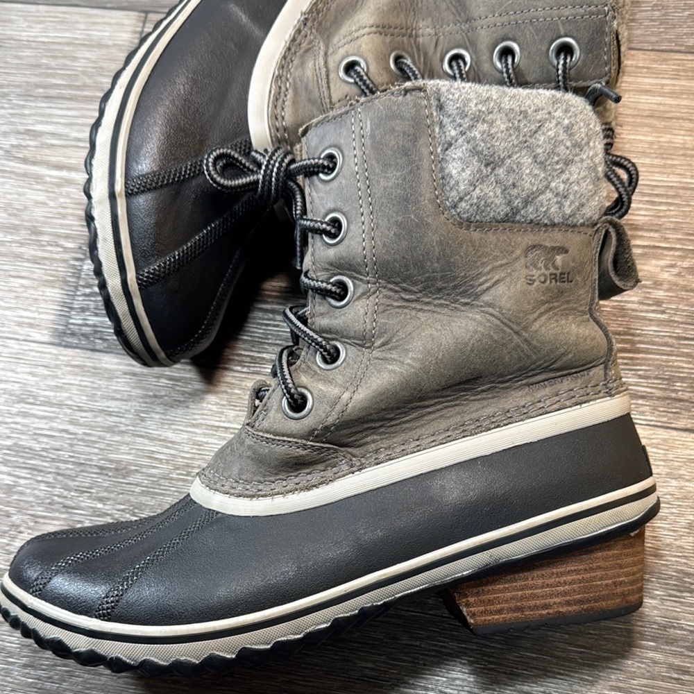 Sorel Gray and Black Winter Boots woman’s 9.5 (s23) - Picture 2 of 7